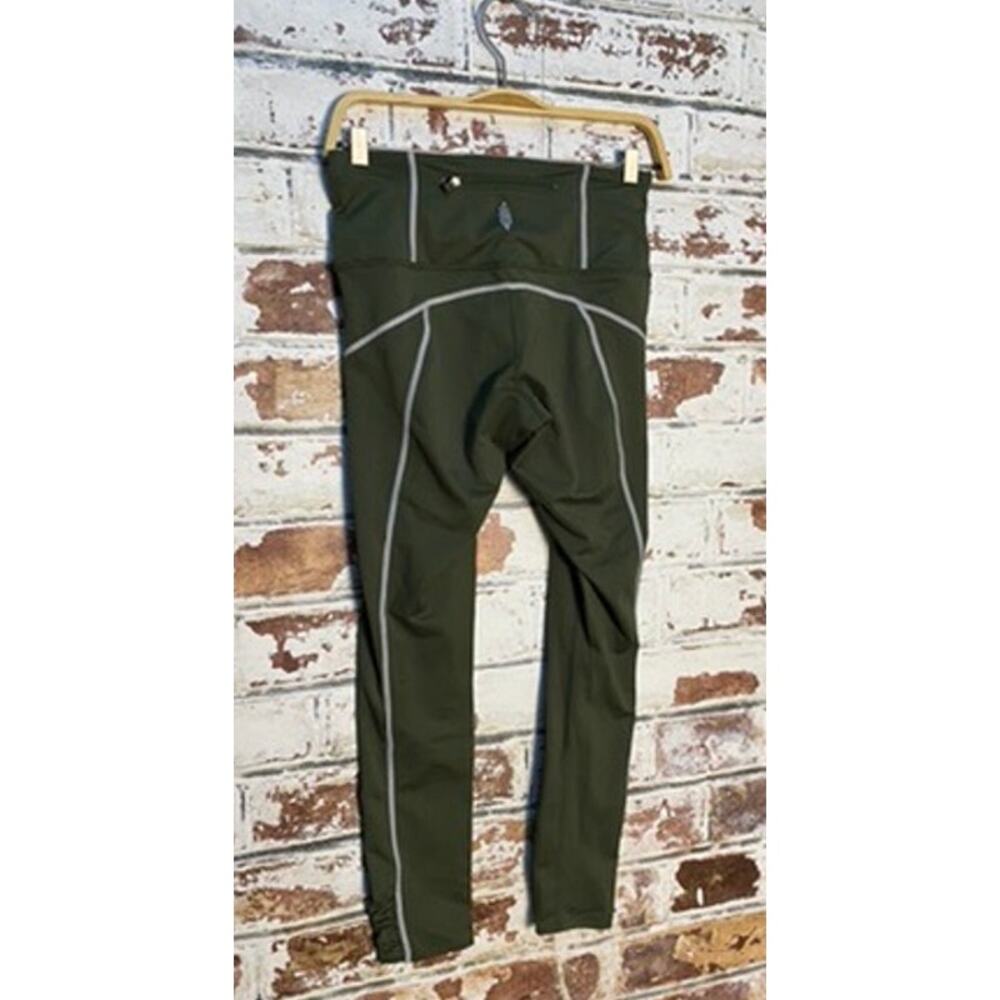 Free People Movement You're A Peach Leggings in Moss - Picture 11 of 12